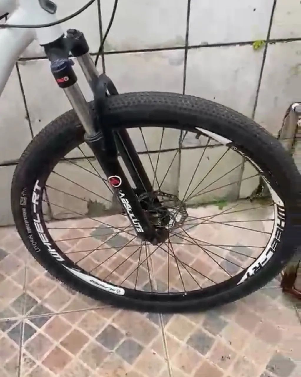 MTB aro 29 branca - Foto 3