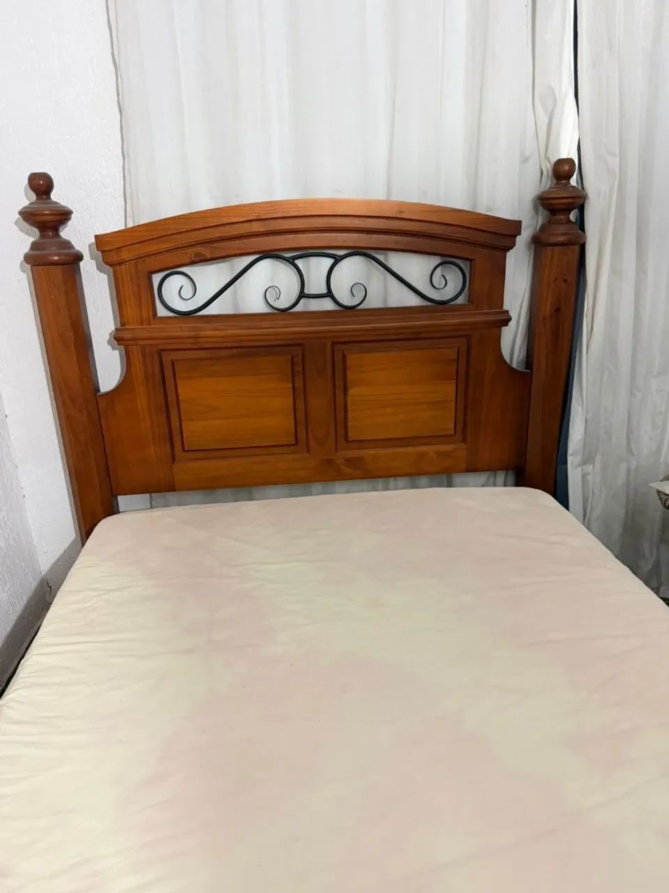 Cama de casal em madeira maciça  - Foto 3