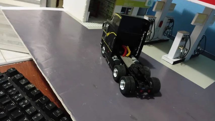 Miniatura caminhão International   ixo  1/43 - Foto 2