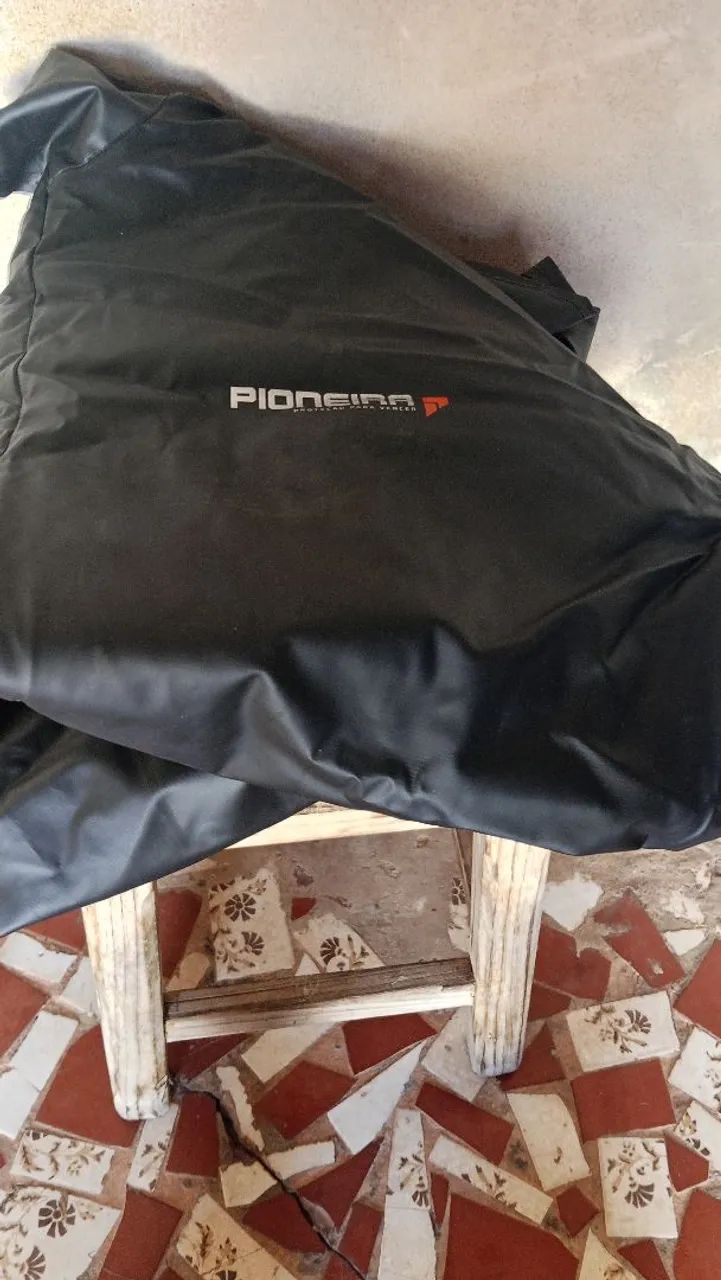 Capa de chuva e bota  - Foto 3