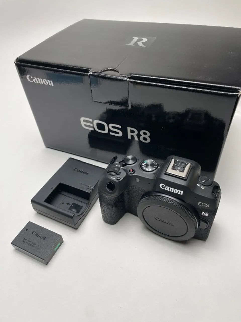 Câmera Canon R8 zerada