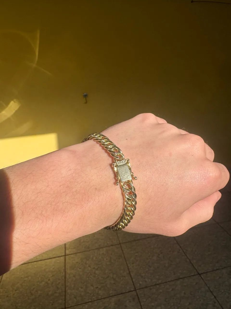 Vendo pulseira banhada a ouro