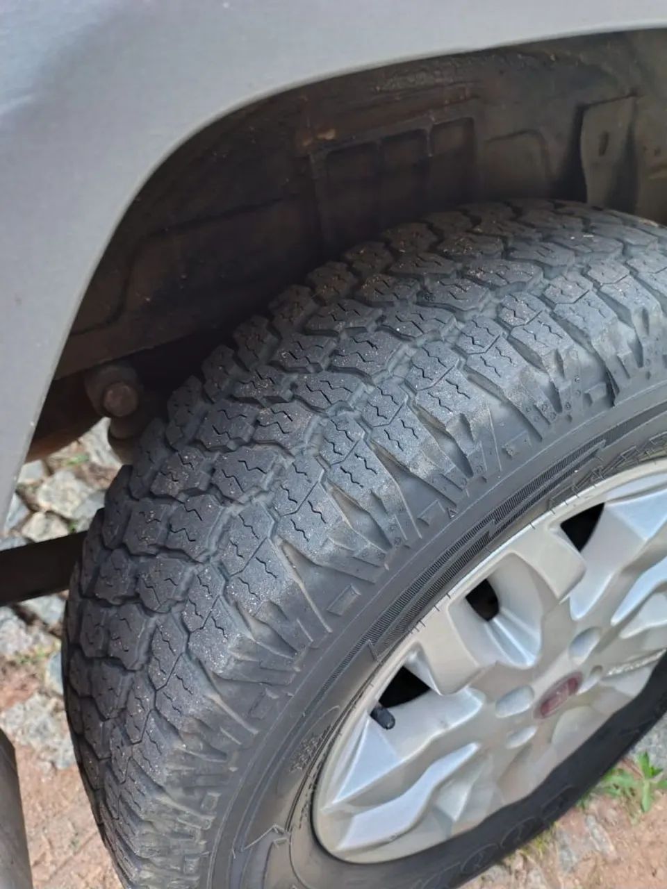 Fiat Strada Adventure1.8/ 1.8 Locker Flex CD 2013 - Foto 4