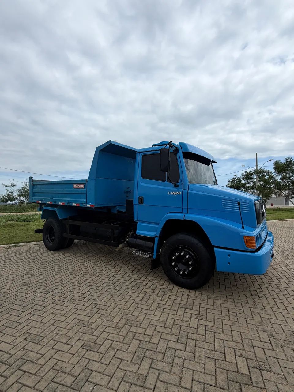 M.benz / 1620 Caçamba Toco 