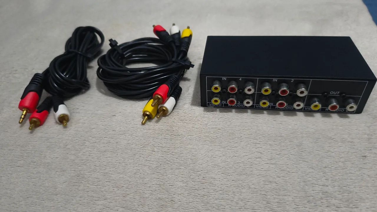 Switch AV 4X1 MIGTEC + Cabos AV Blindados 