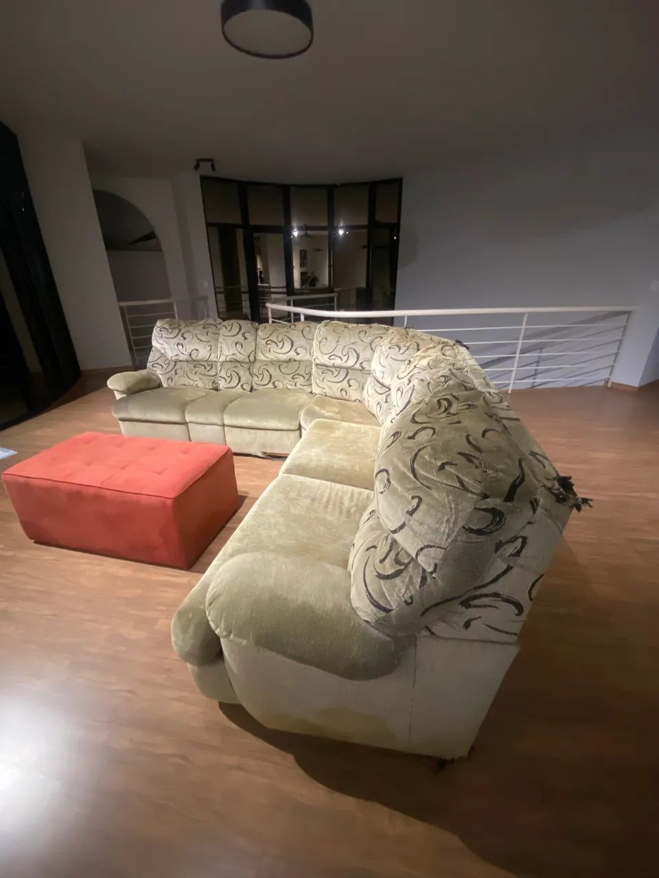 Sofá 5 lugares com cama retrátil 