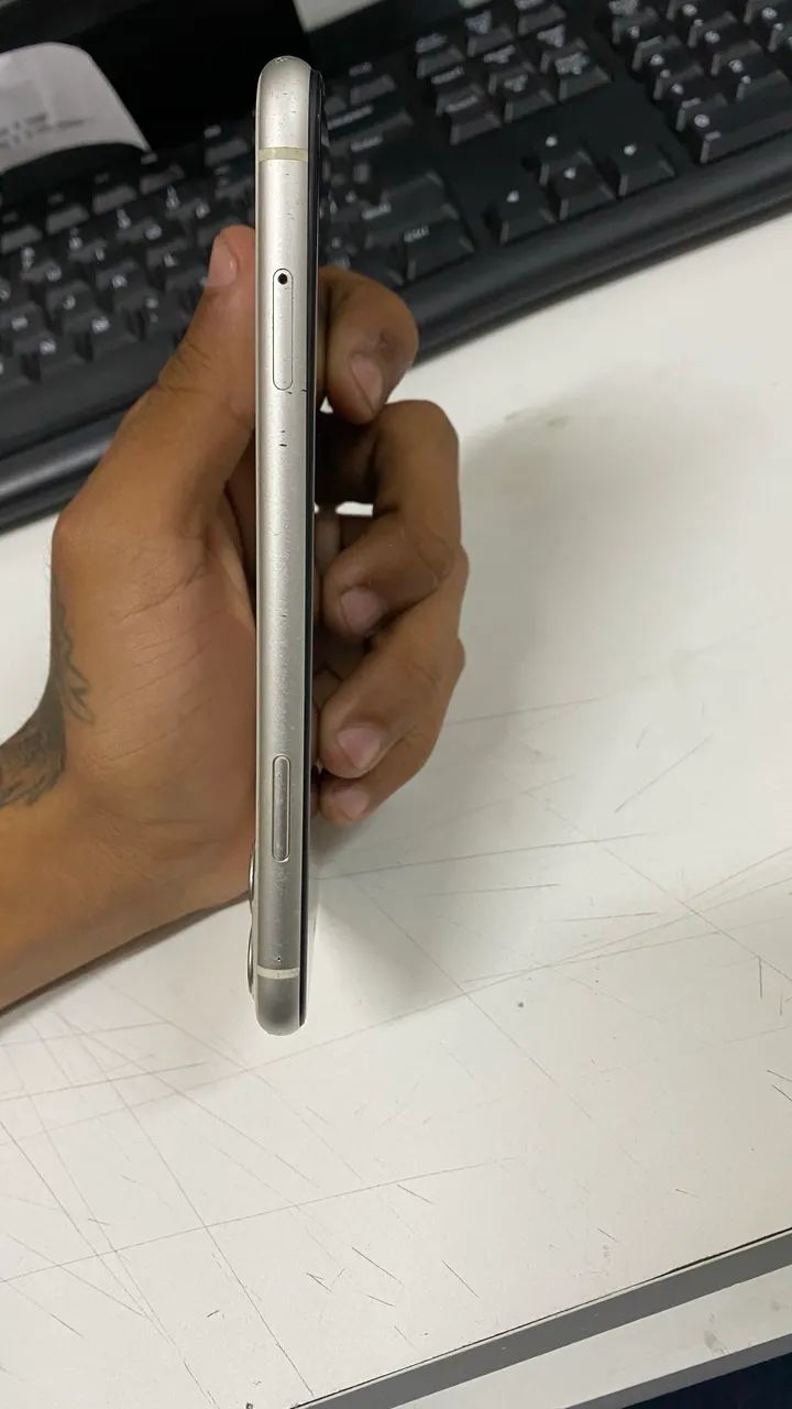 Iphone 11 semi novo - Foto 2