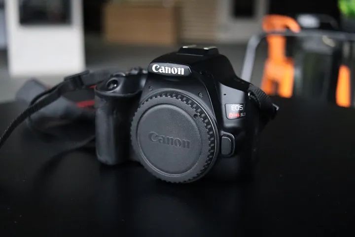 Câmera Canon SL3 (NOVA)