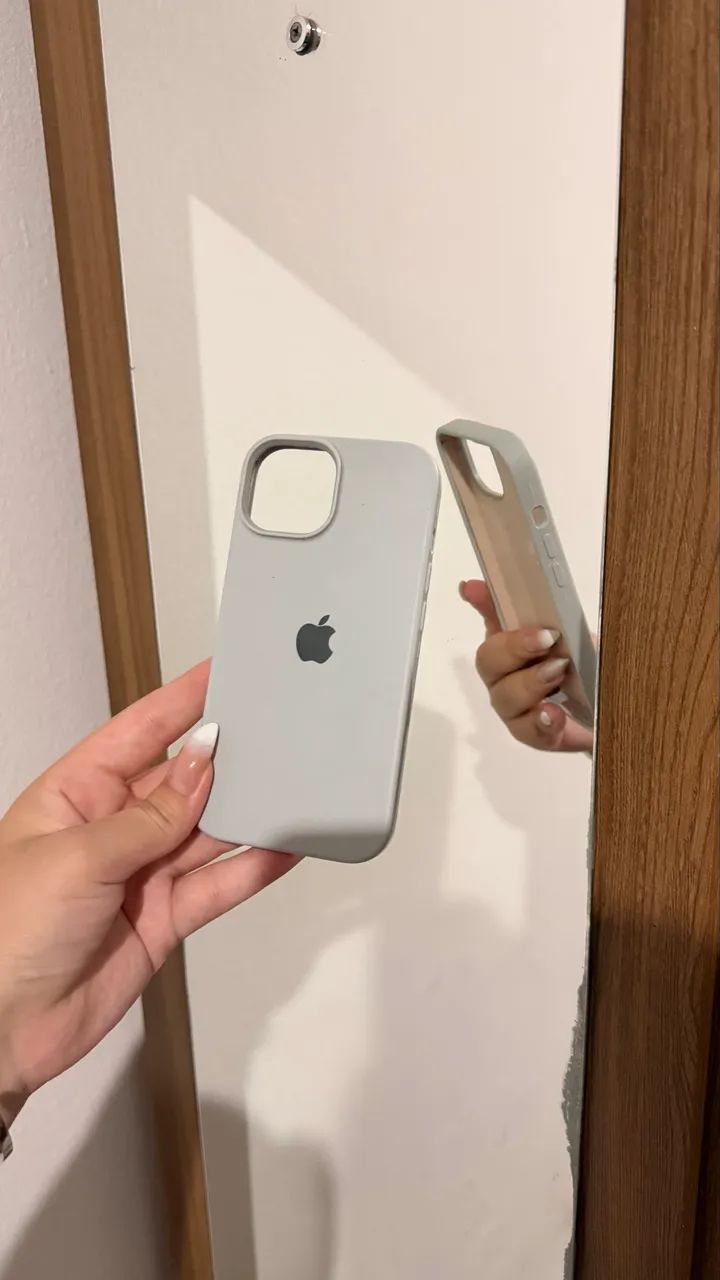 Capas de silicone iPhone 15 - Foto 5