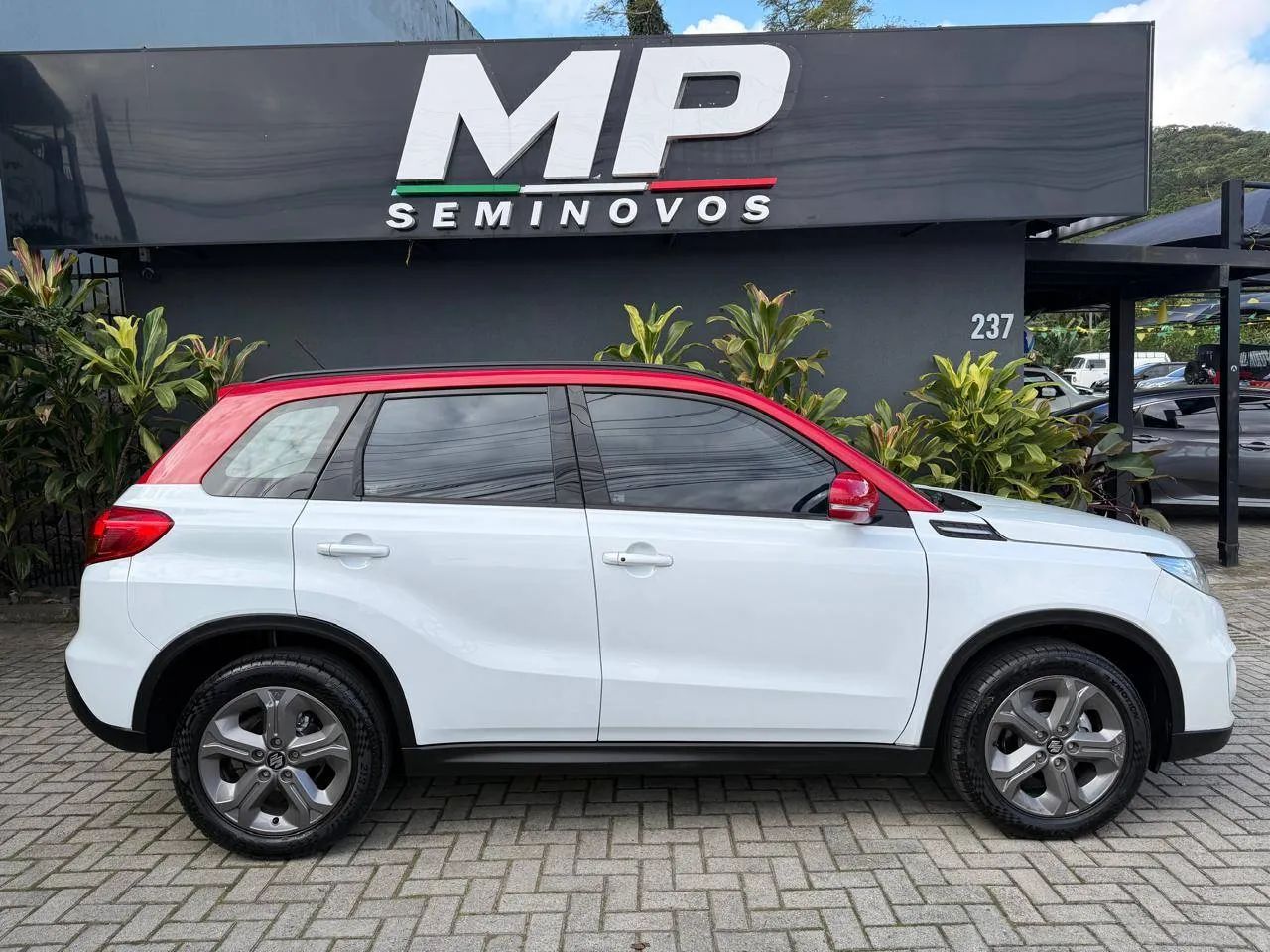 Suzuki Vitara 4you 1.6 AT 2017 - Foto 2
