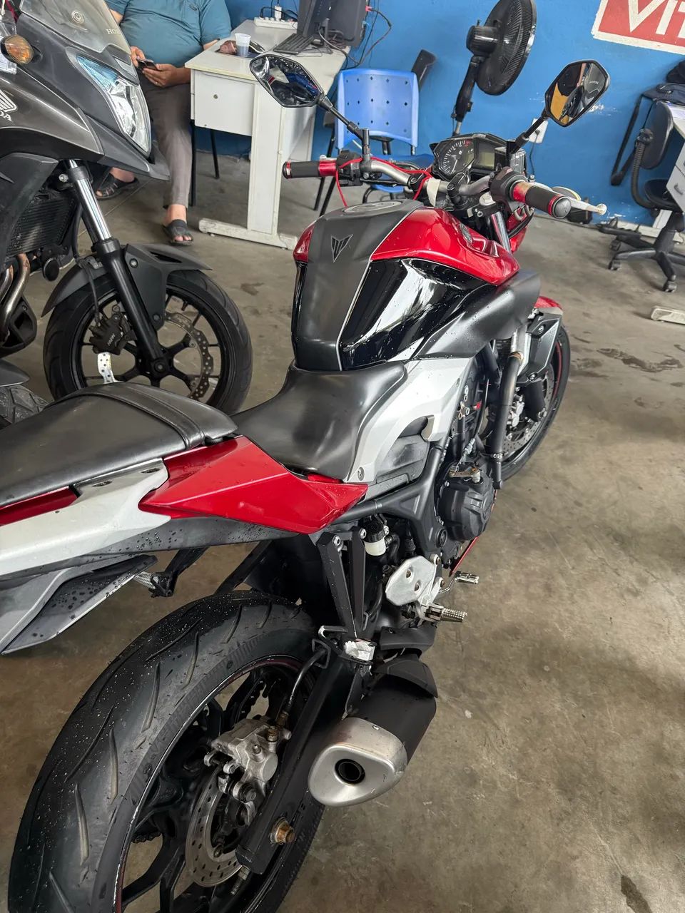 YAMAHA MT-03 2017 - Foto 3