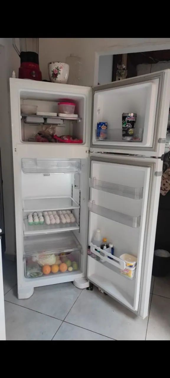 Vende-se essa geladeira. - Foto 3