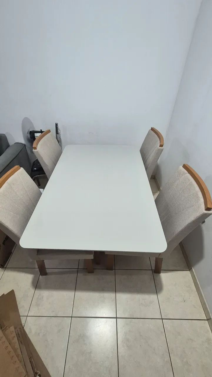 Venda conjunto de mesa e cadeiras 