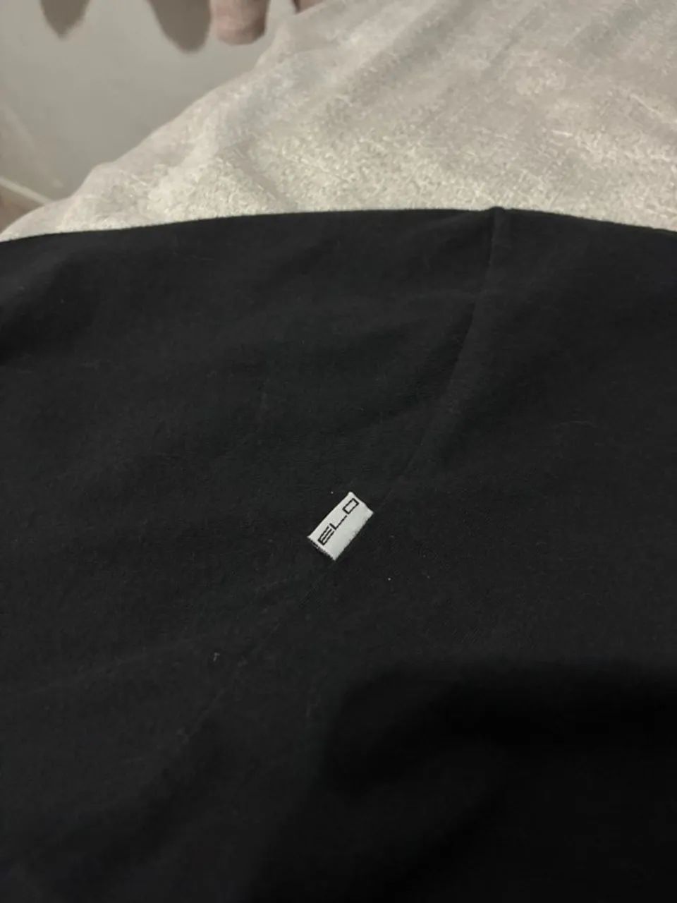 camiseta elo em comum boxy dust preta - Foto 3
