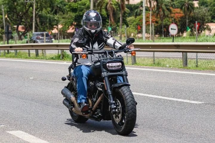 HARLEY-DAVIDSON SOFTAIL FATBOB 2020 - Foto 2