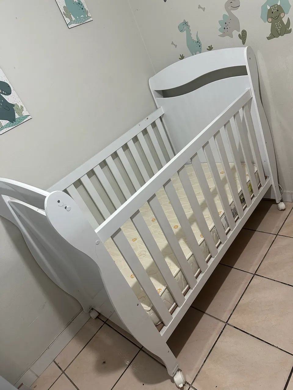 Berço americano branco com rodinhas - Foto 3