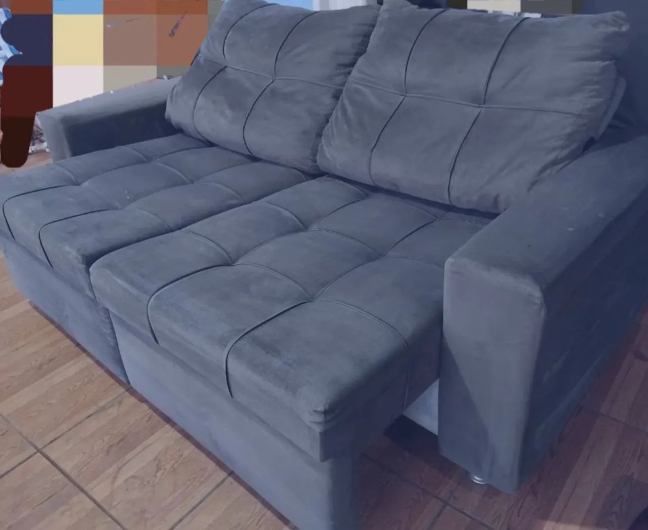 Used Retractable and Reclining Sofa446558819247738881