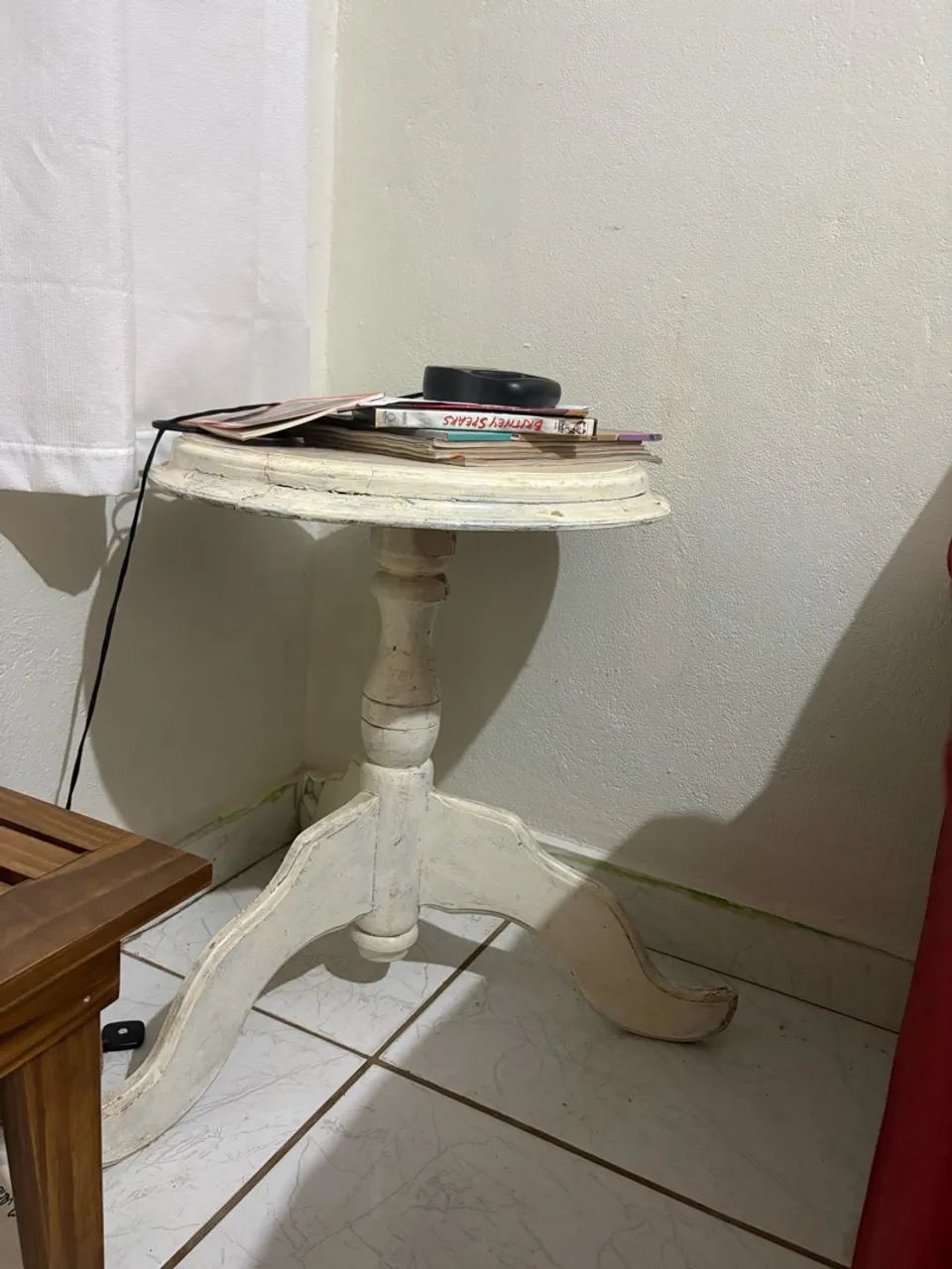 Mesinha de cabeceira 
