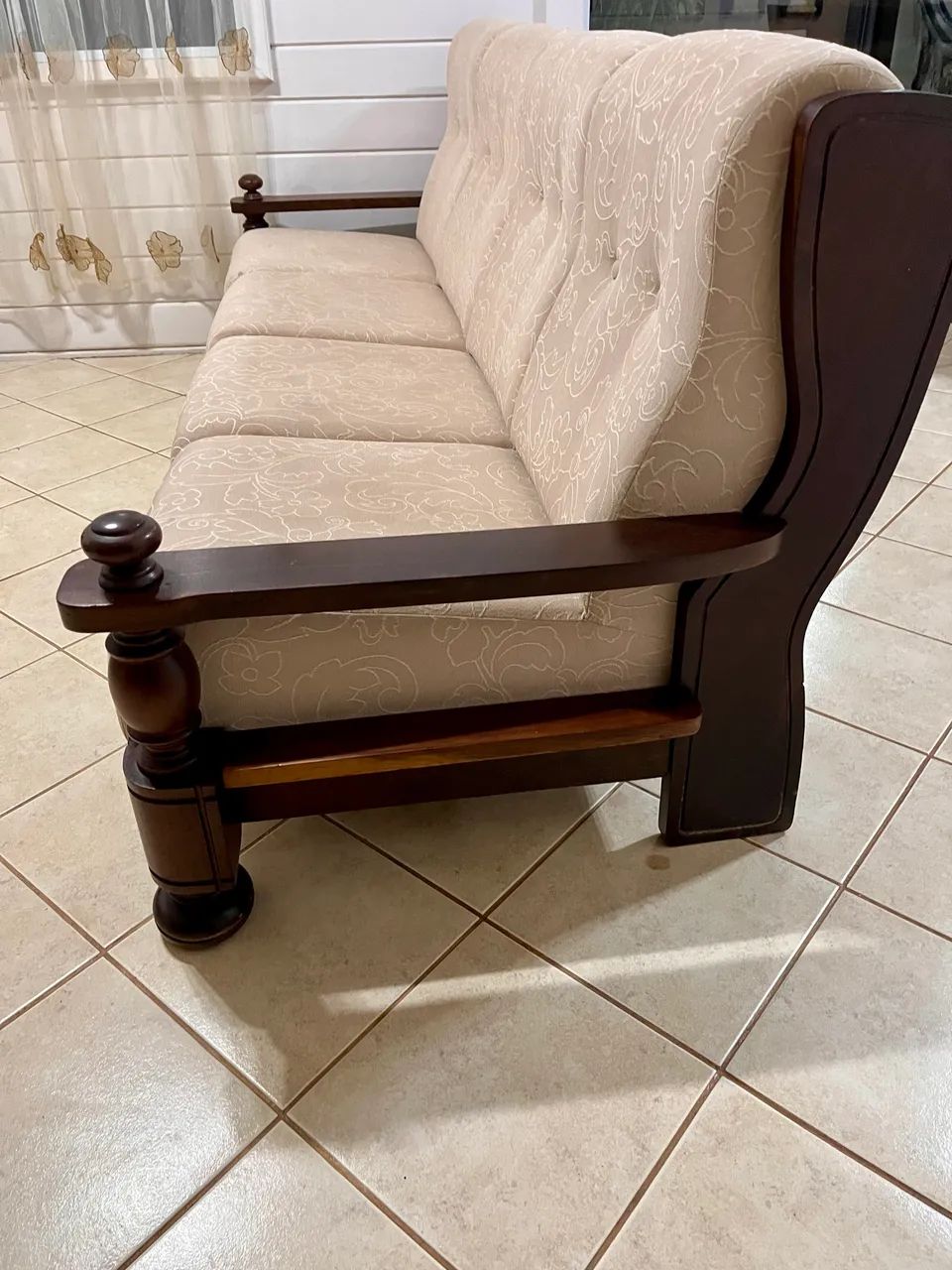 Conjunto de Sala Colonial em Madeira Maciça - Sofá 4 Lugares + 2 Poltronas - Foto 5