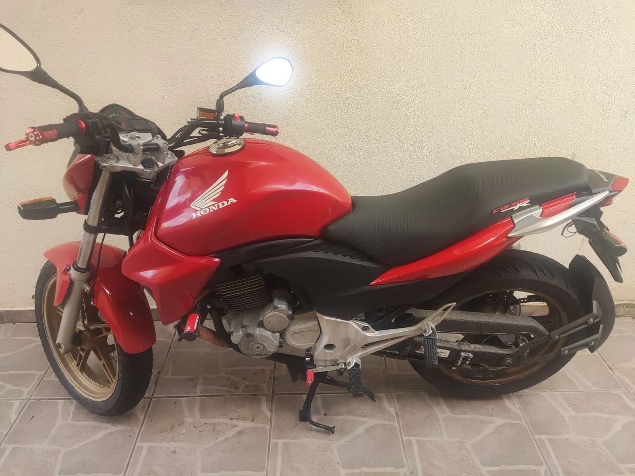 Moto CB  - Foto 2