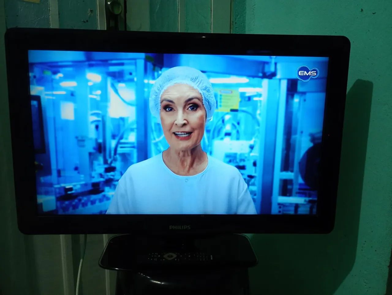 TV.  LCD.  Philips.  Digital.  Não.  E.  Smart.  Com.  Controle.  Funcionando   leia - Foto 3
