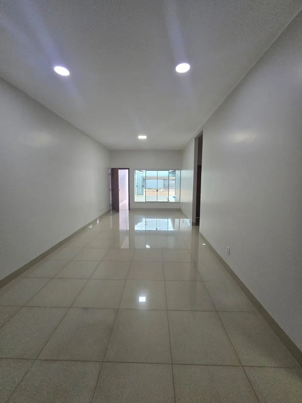 Casa com 3 quartos, sendo uma suíte no Plano Diretor Sul. REF: 57 - Foto 3