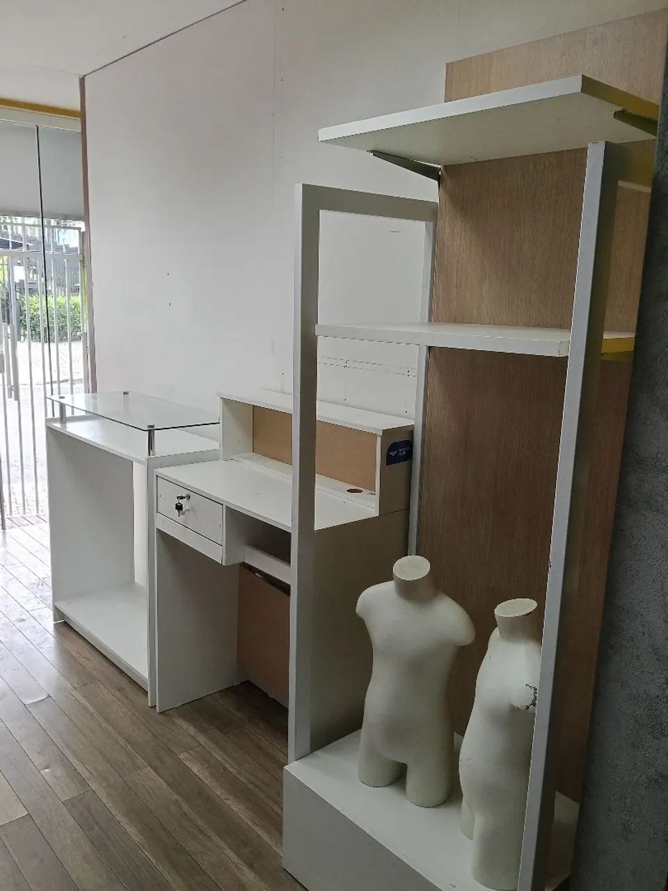 Móveis para loja de roupas 