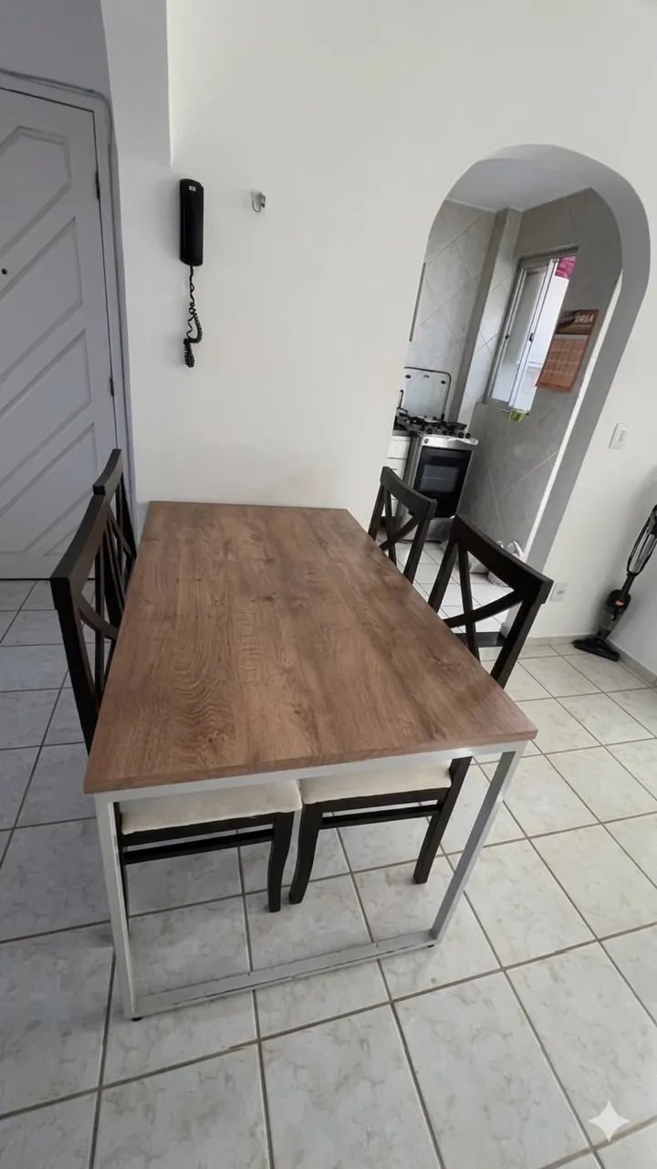 Mesa com cadeiras  - Foto 2
