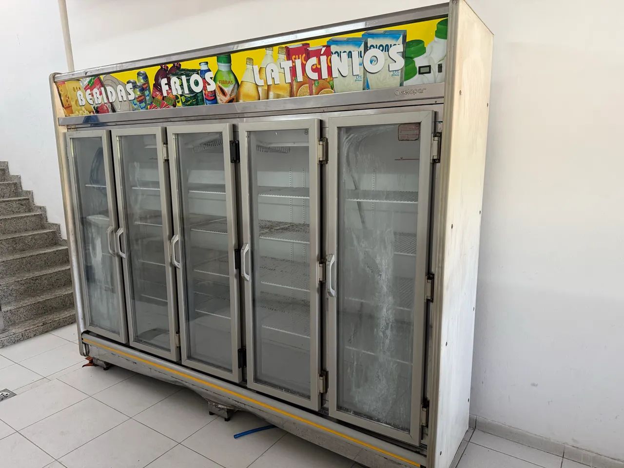 Vendo Refrigerador 5 portas 