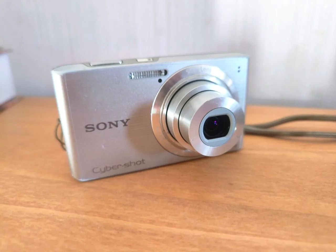 Câmera Sony Cybershot 14.1MP w610 - (Em perfeito estado)