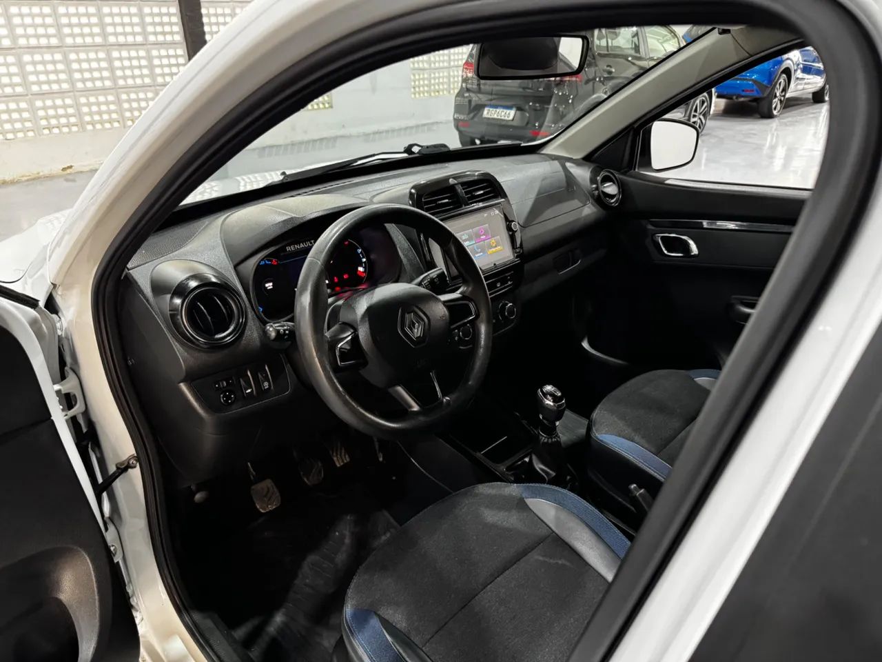 Renault Kwid 1.0 Intense 2023 - Foto 5