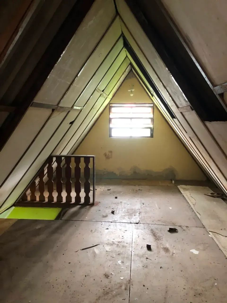CASA DUPLEX 04 QTS EM CONDOMÍNIO FECHADO COM PISCINA E CHALÉ. - Foto 3