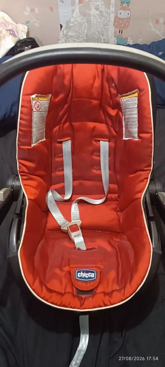 Vendo cadeirinha de carro e carrinho de bebê modelo guarda chuva - Foto 2