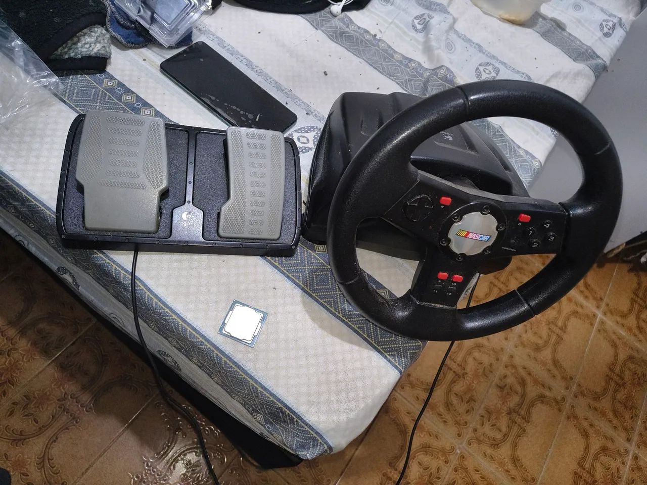 I5 8600k e volante Logitech  - Foto 3