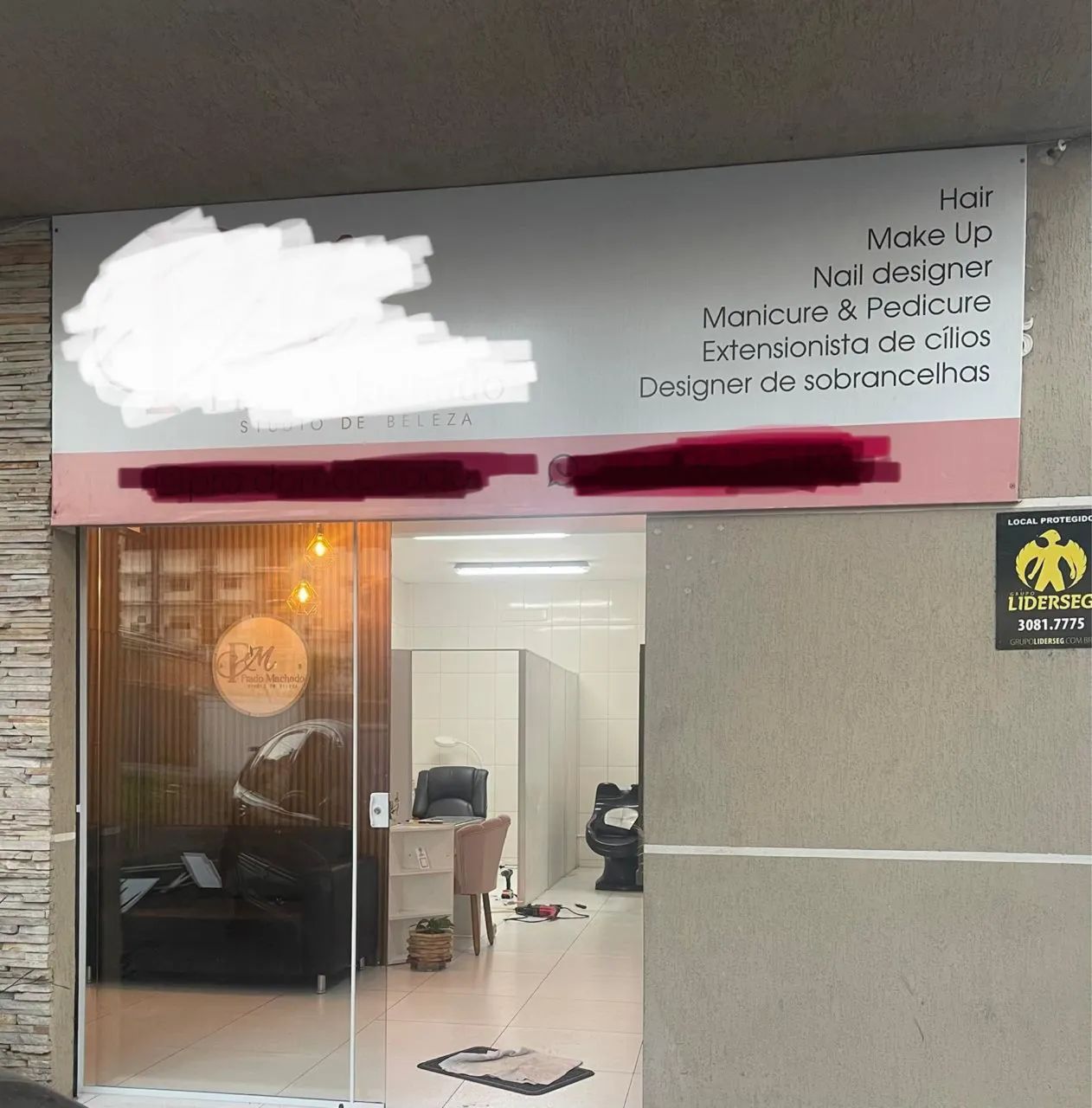 Estrutura metálica placa 