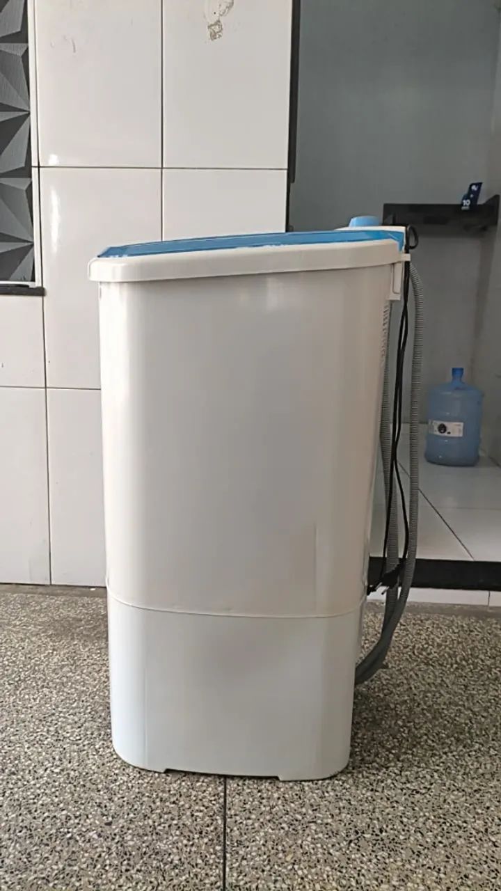 Tanquinho de lavar roupa Newmaq - Excelente estado - Foto 2