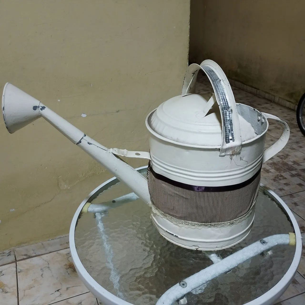 Regador retro antigo em perfeito estado 