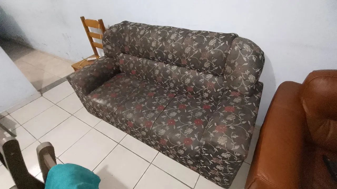 Jogo de sofá 3 lugares - ótimo estado - Foto 3