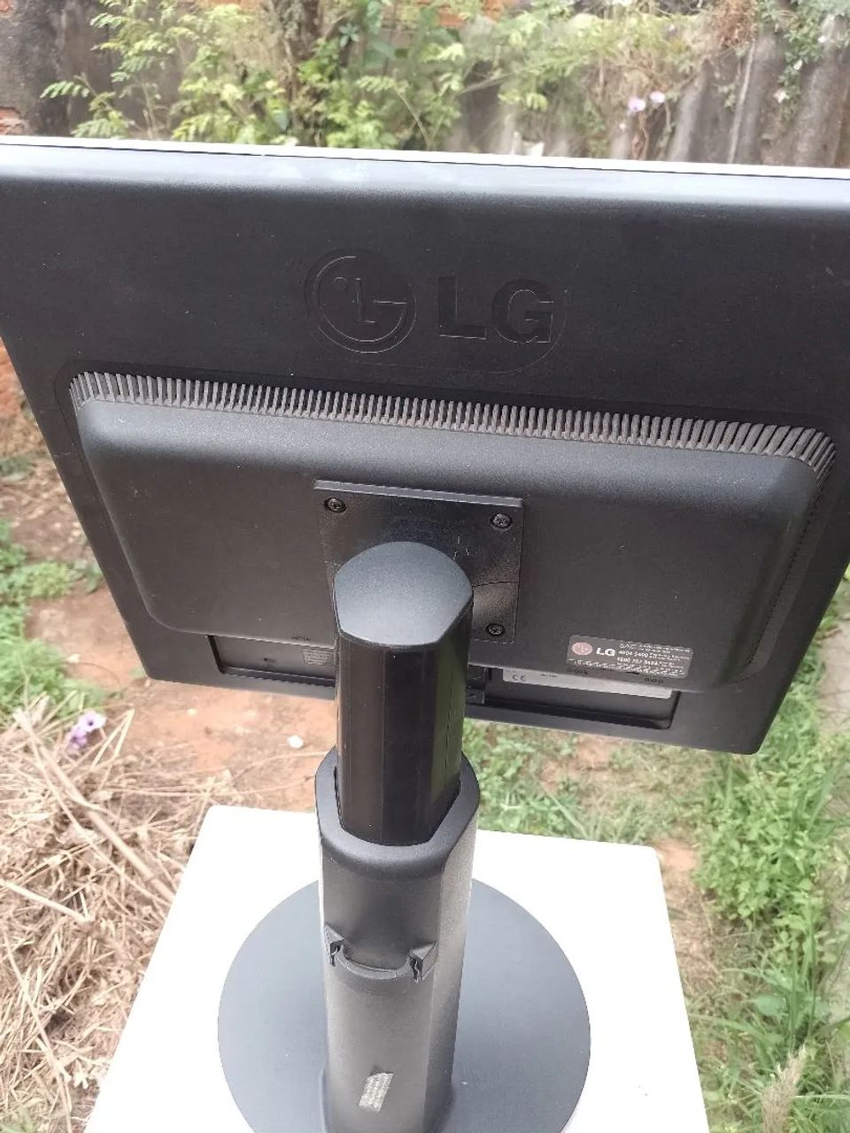 Monitor LG flatron 19 polegadas DVI VGA ok com cabos  - Foto 4
