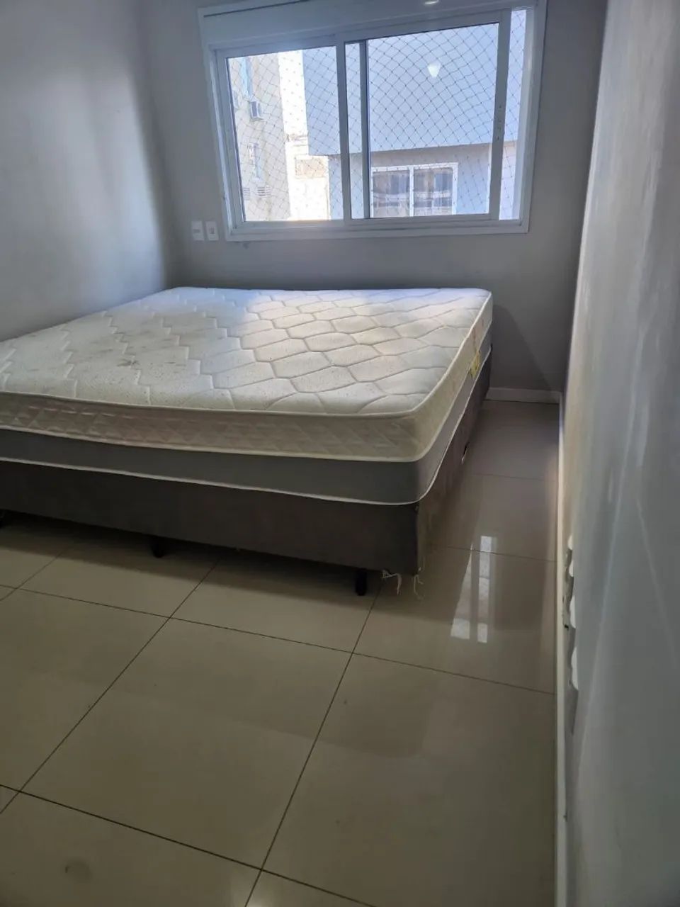 Cama box king size em bom estado - Foto 4