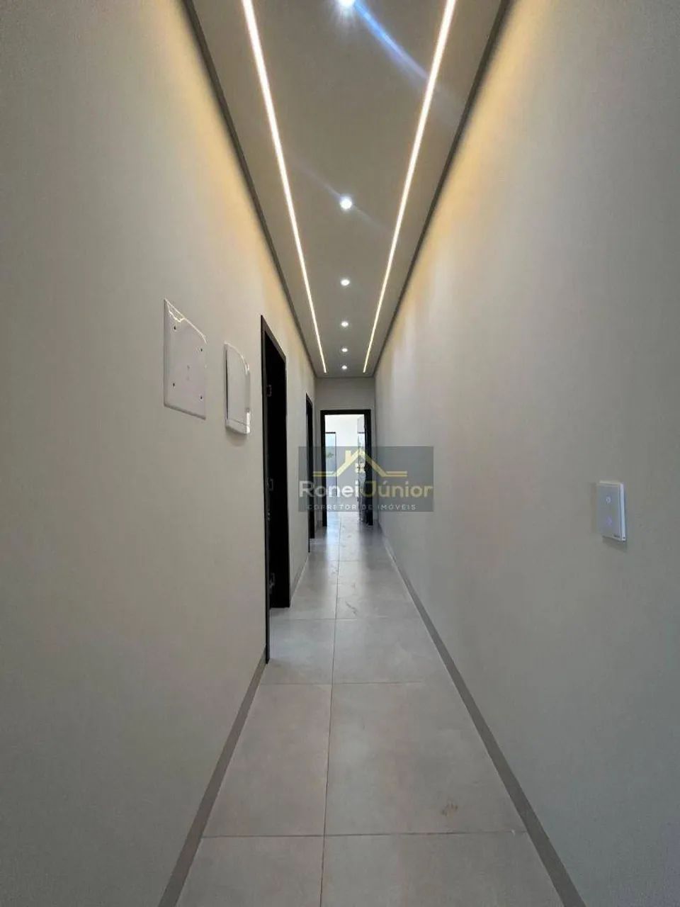CASA 3 SUÍTES MODERNA E COMPLETA PARA VOCÊ - R$830 MIL - Palmas/TO - Foto 4