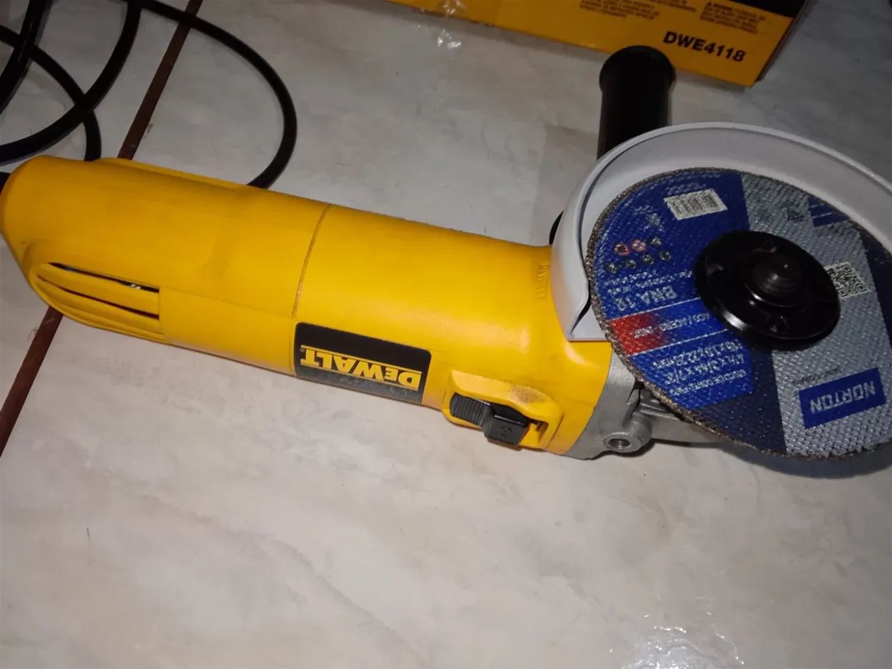 Esmerilhadeira angular Dewalt  - Foto 2