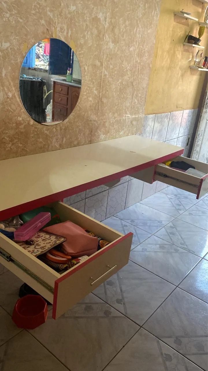 MESA SUSPENSA COM DUAS GAVETAS - Foto 2