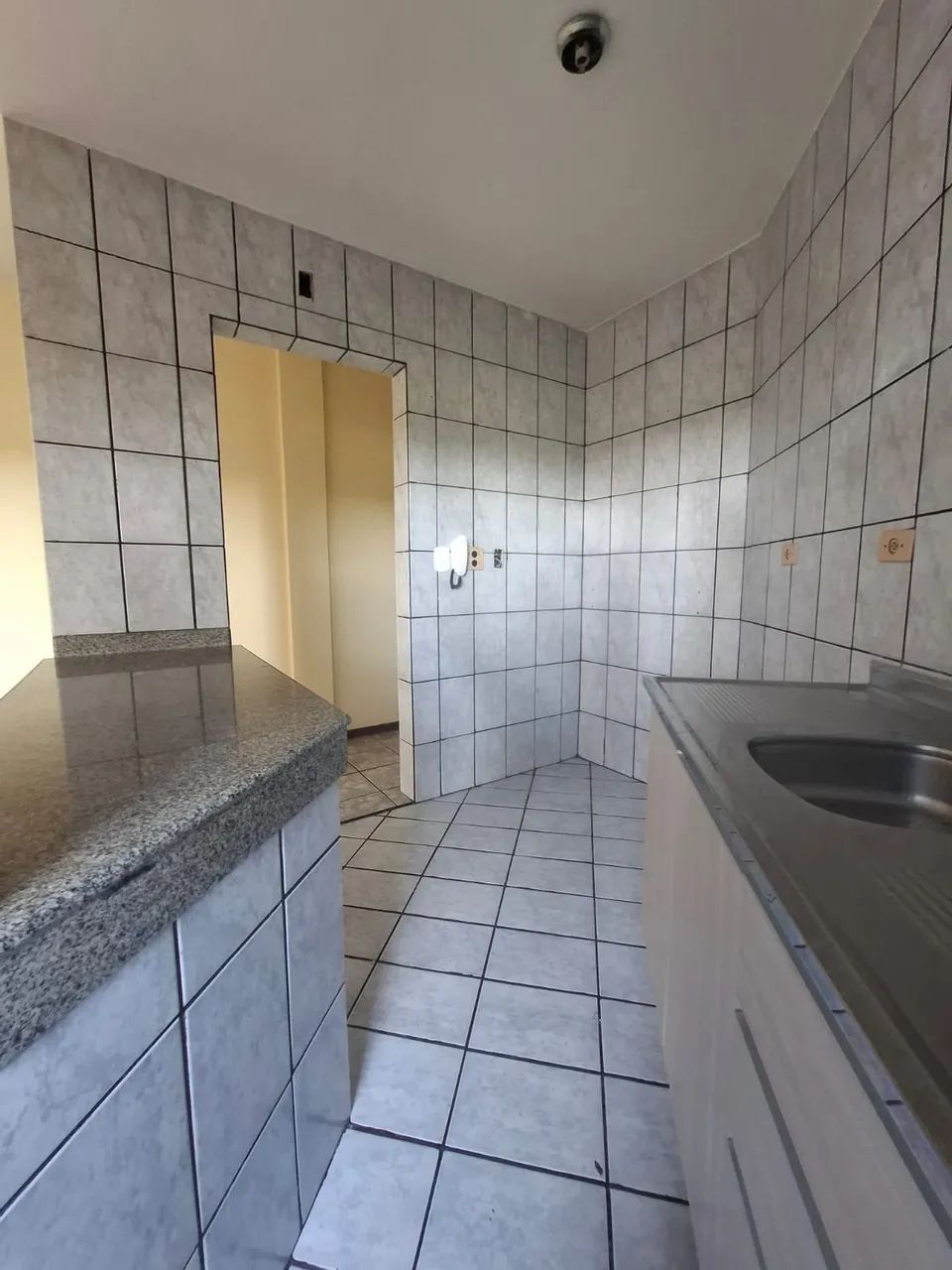 Locação - Apartamento na Zona 07 em Maringá - Foto 4