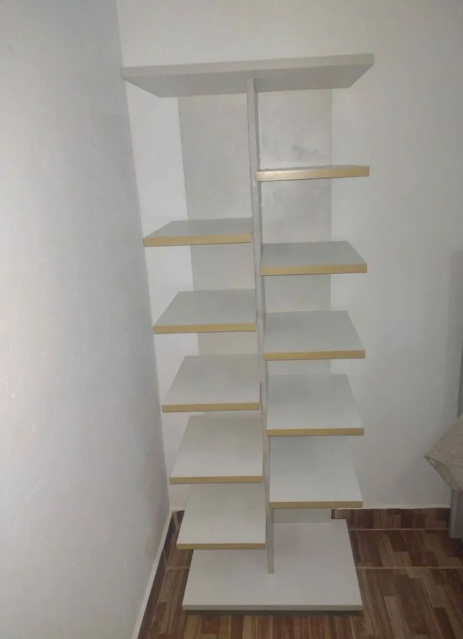 Estante/ Prateleiras/ Multiuso