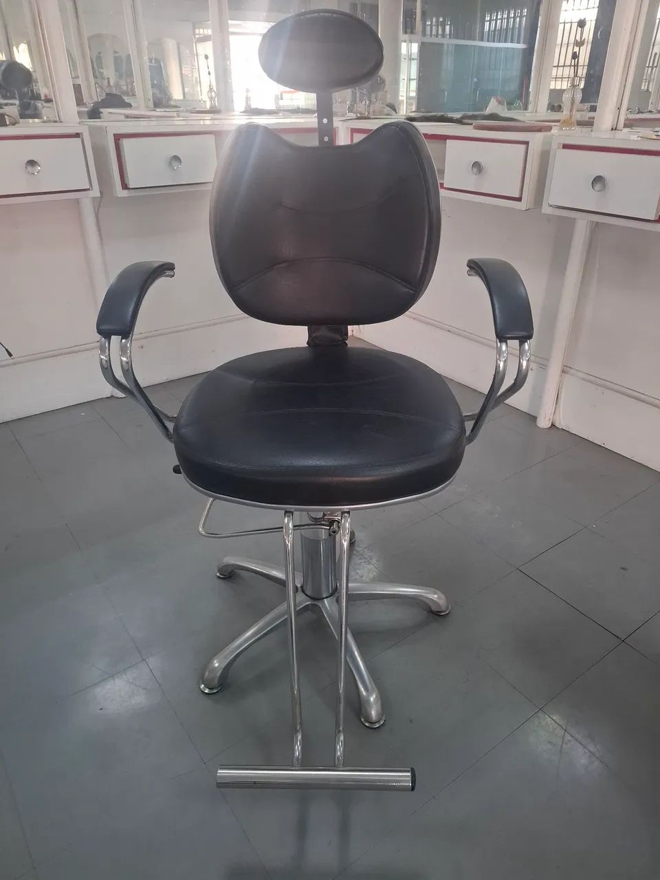 Cadeiras pra salão / barbearia /Studio  - Foto 5