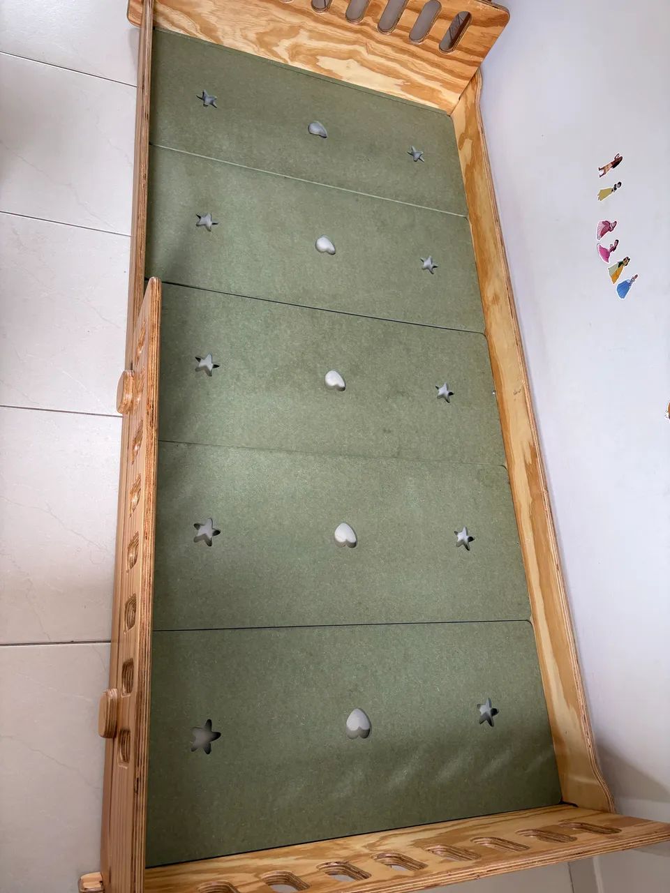 Cama montesoriana 