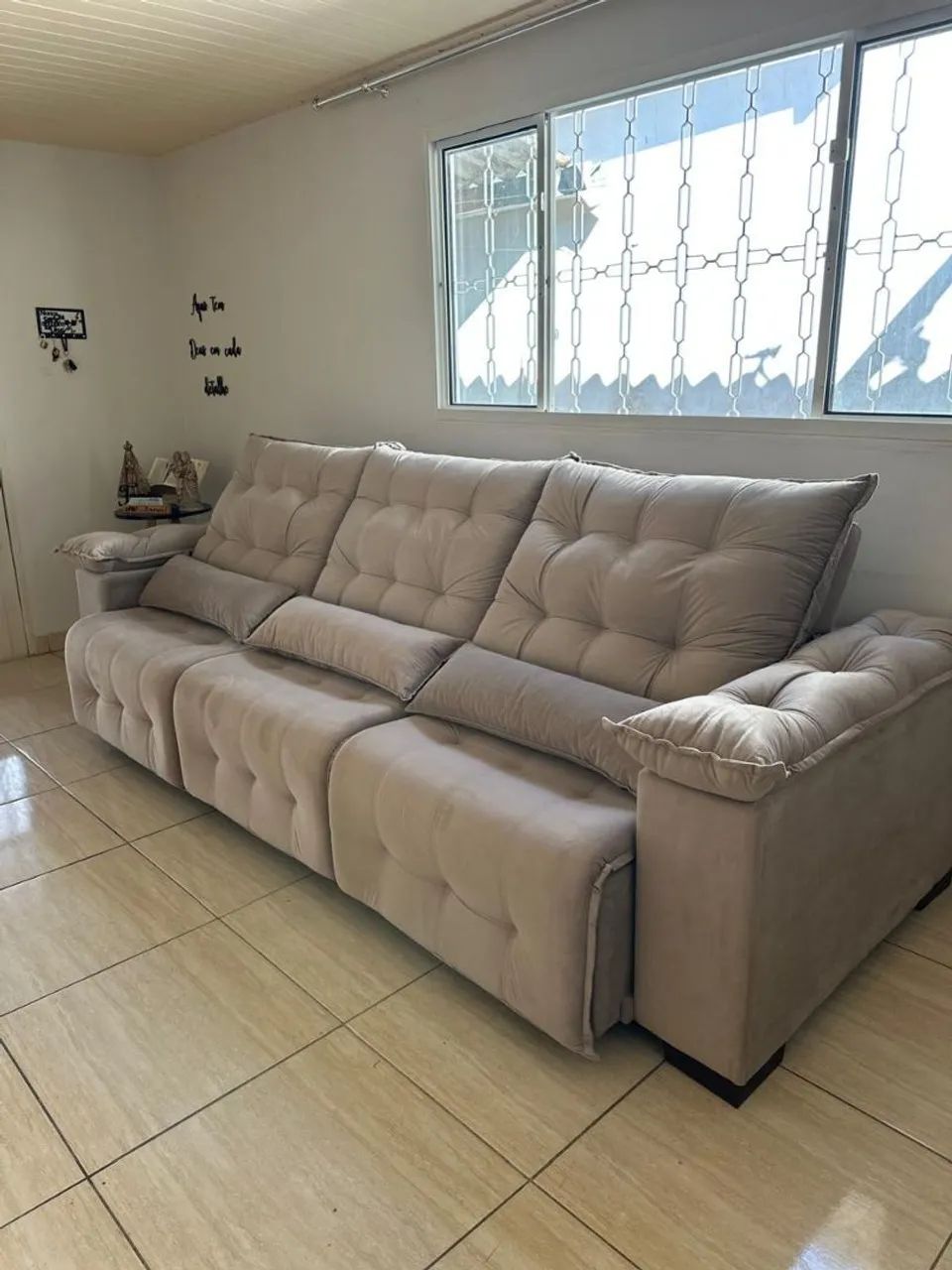Sofá Heitor retrátil e reclinável novo