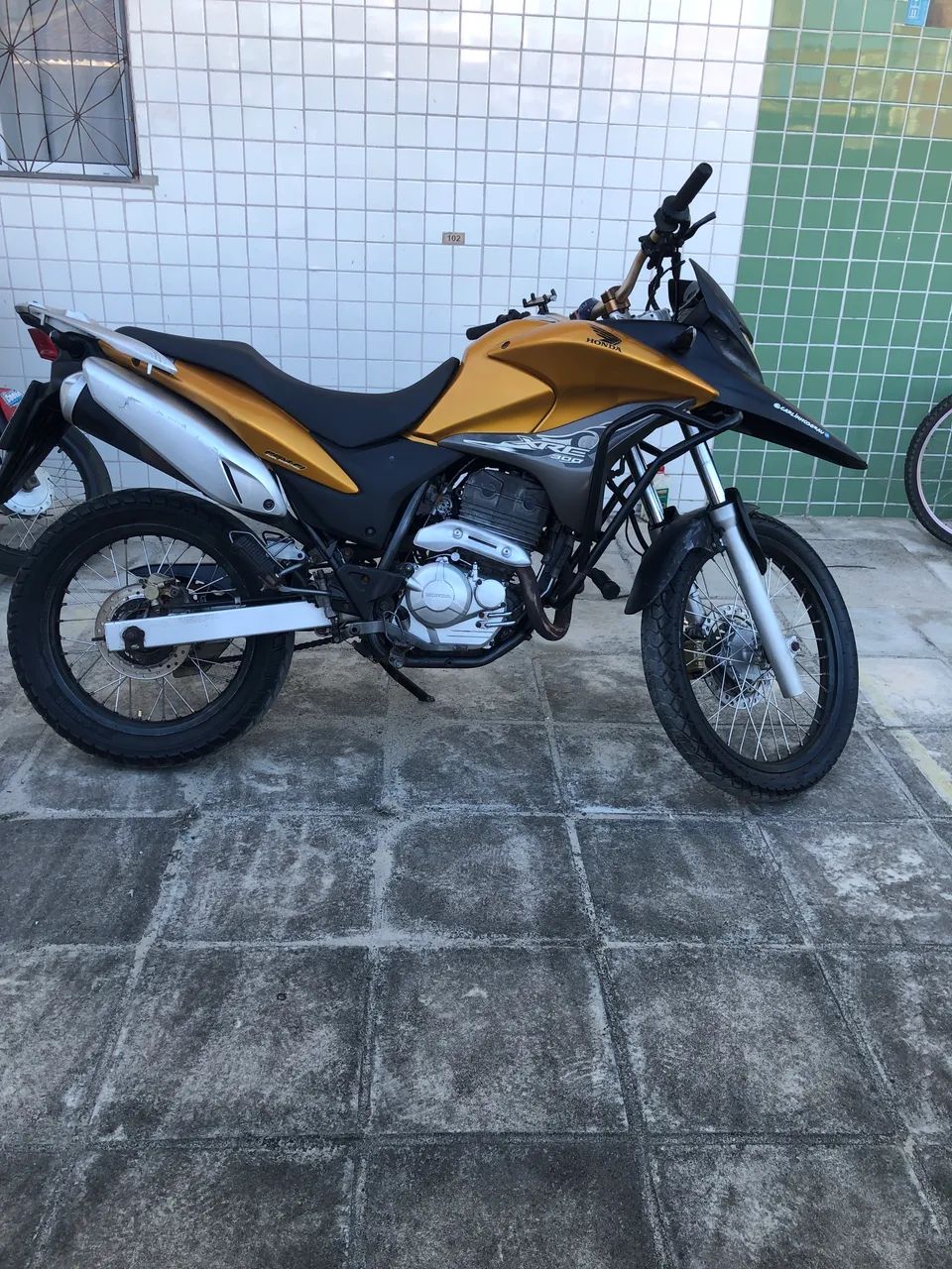Xre 300 2011