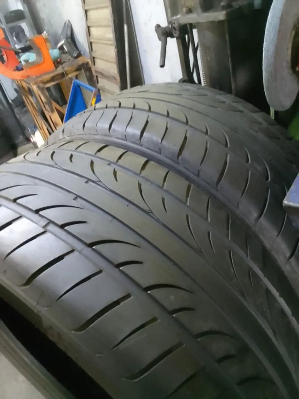 Pneu 255/45/19 - Foto 2